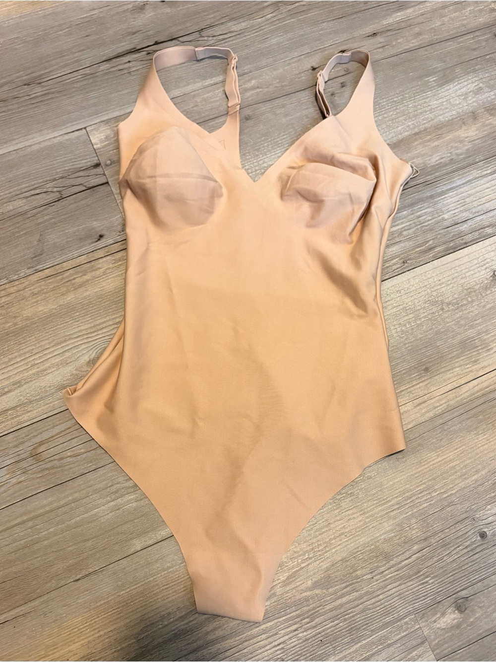 SKIMS Kim Kardashian Body plunge bodysuit large new with tags
